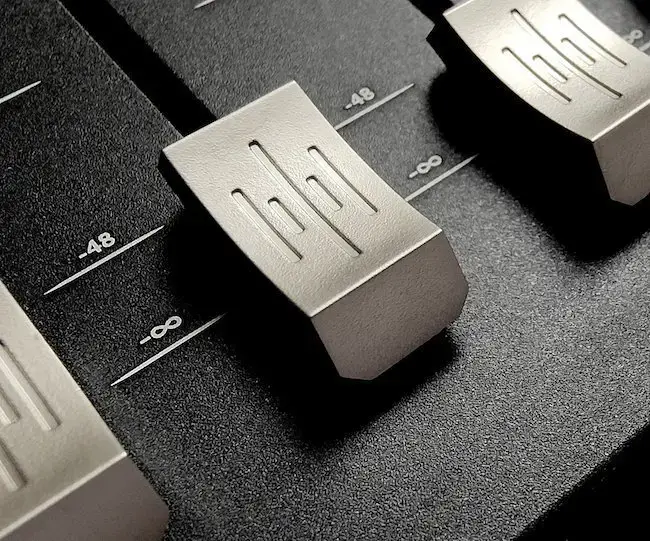 Asparion D700 DAW-Steuerung 5 Asparion D700 DAW & MIDI -controller