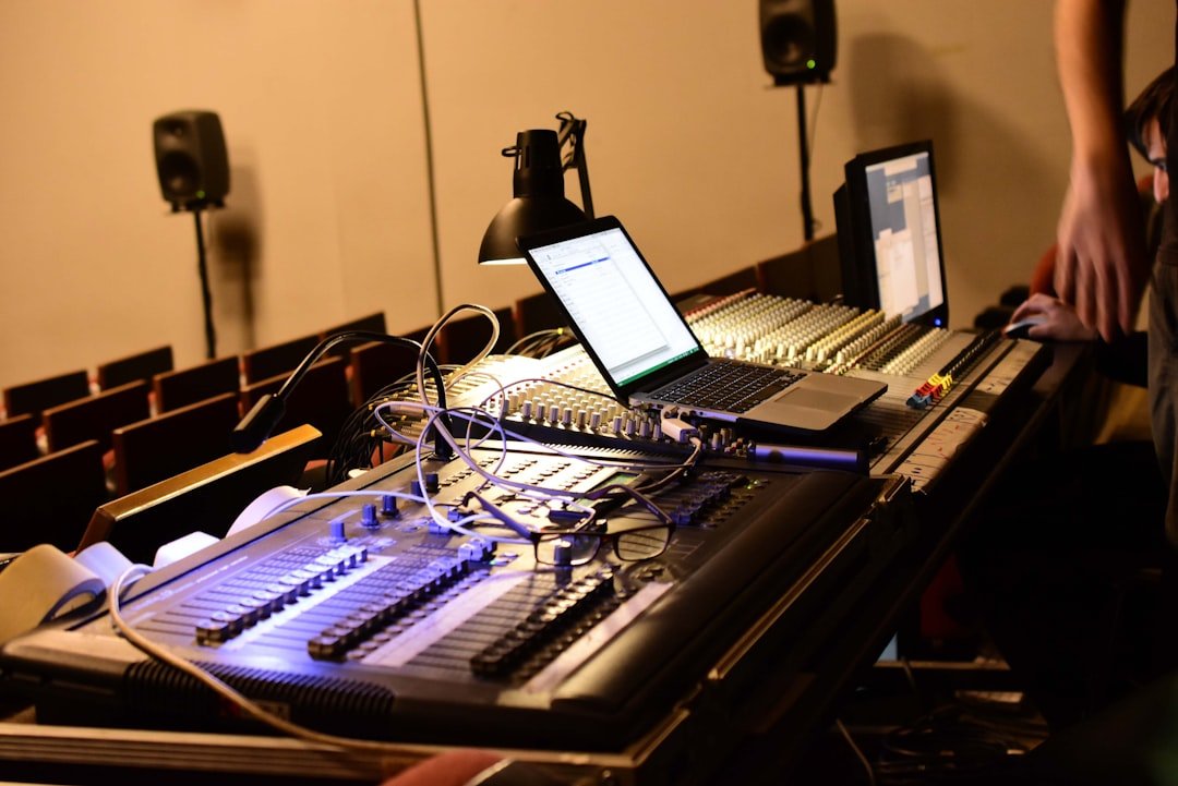 Budgetpläne für Studioausrüstung: Kluge Strategien für Audio- und Videostudios 7 Budgetpläne für Studioausrüstung: Kluge Strategien für Audio- und Videostudios