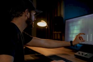 Toningenieur stellt den Windows-Puffer ein