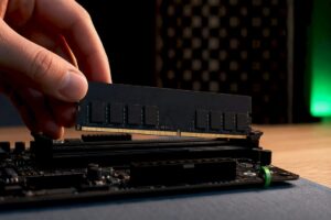 Im Studio-Computer installiertes RAM-Modul